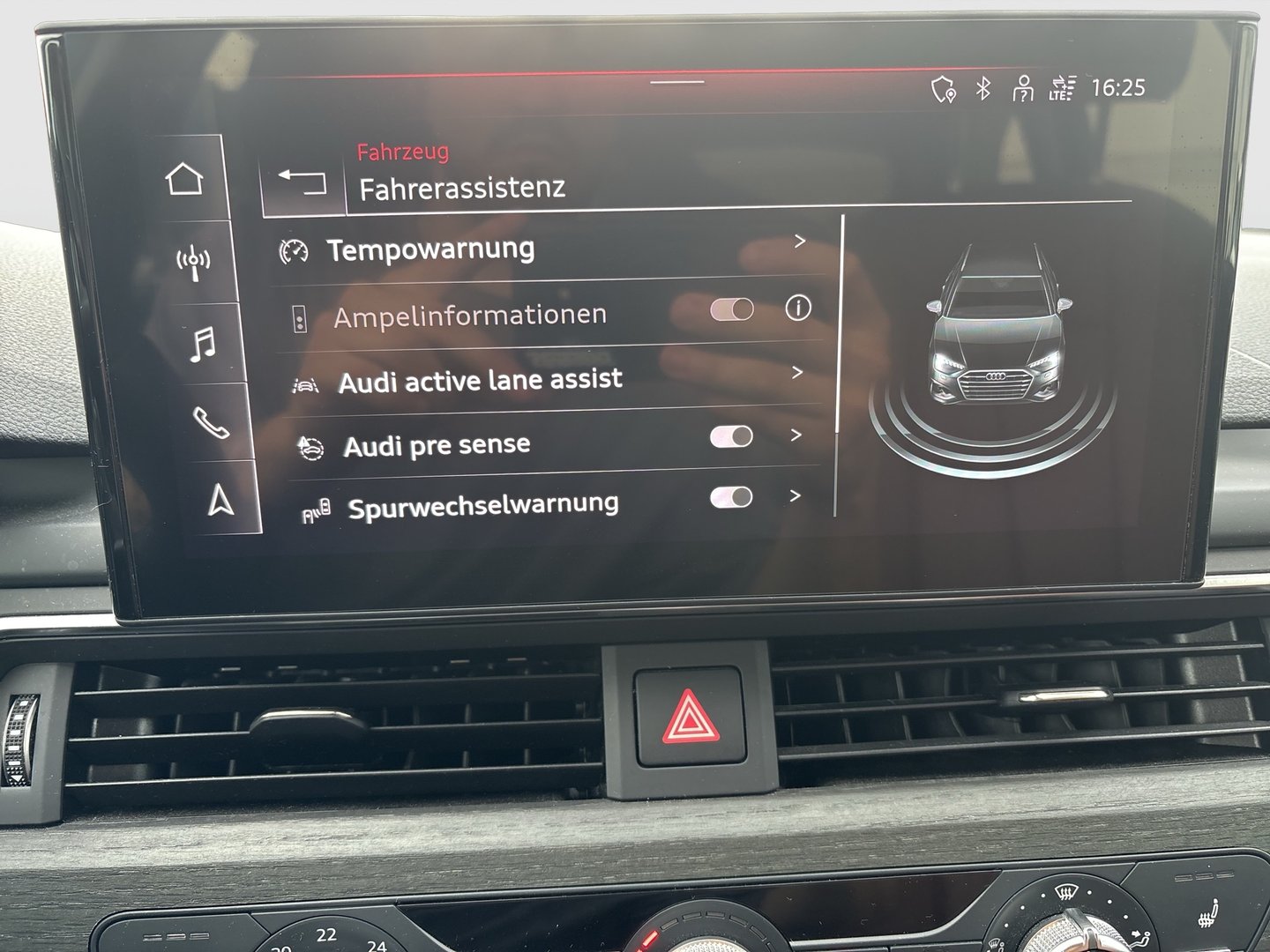Audi A4 Avant 40 TFSI quattro S-line S-tronic | Bild 14 von 22