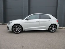 Thumbnail-Foto von Fahrzeug