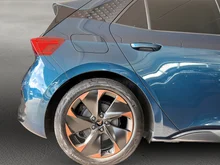 CUPRA Born 77 e-Boost 170kW/231PS in Lava-Blau Metallic