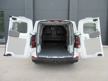 VW Kastenwagen Transporter Kastenwagen TDI in Clear White