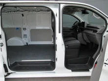 VW Kastenwagen Transporter Kastenwagen TDI in Clear White