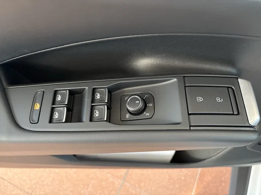 Bild eines VW T-Roc R-Line eTSI DSG