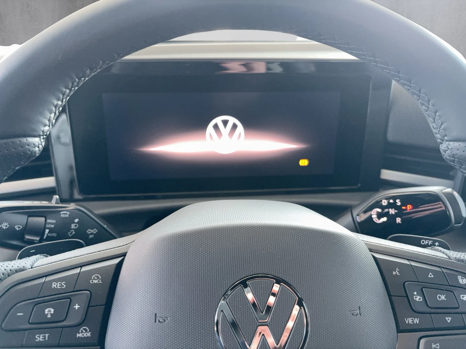 Bild eines VW T-Roc R-Line eTSI DSG