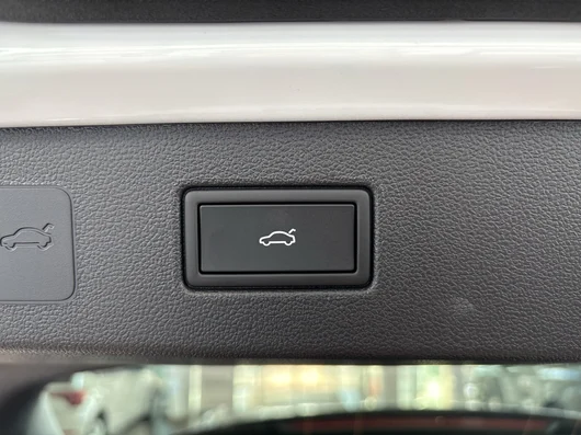 Bild eines VW T-Roc R-Line eTSI DSG