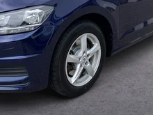 VW Touran Comfortline TDI SCR in Atlantic Blue Metallic