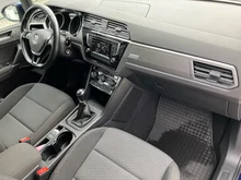 VW Touran Comfortline TDI SCR in Atlantic Blue Metallic