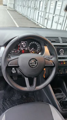 Thumbnail-Foto von Fahrzeug