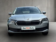 Škoda Octavia Combi Essence TSI mHEV DSG in Smokey Diamond-Silber Metallic