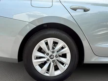 Škoda Octavia Combi Essence TSI mHEV DSG in Smokey Diamond-Silber Metallic