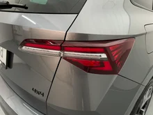 Škoda Karoq 4x4 Sportline TDI DSG in 5X Graphite-Grau Metallic