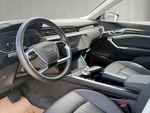 Audi e-tron Sportback 55 300 kW Business in Brillantschwarz