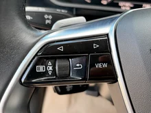 Audi e-tron Sportback 55 300 kW Business in Brillantschwarz