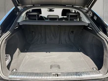 Audi e-tron Sportback 55 300 kW Business in Brillantschwarz