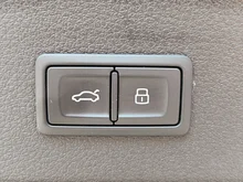 Audi e-tron Sportback 55 300 kW Business in Brillantschwarz