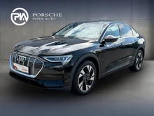 Audi e-tron Sportback 55 300 kW Business in Brillantschwarz