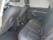 Audi e-tron Sportback 55 300 kW Business in Brillantschwarz