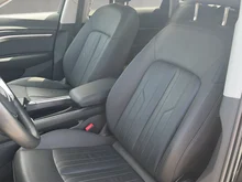 Audi e-tron Sportback 55 300 kW Business in Brillantschwarz