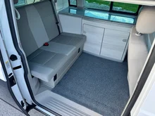VW California Coast TDI 4MOTION in candyweiß/starlightblue metallic