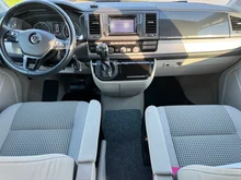 VW California Coast TDI 4MOTION in candyweiß/starlightblue metallic