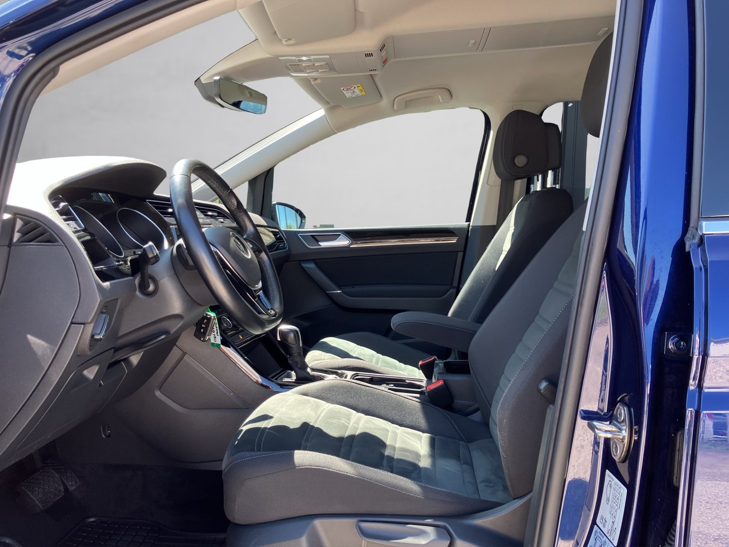 VW Touran Highline TDI DSG | Bild 4 von 17