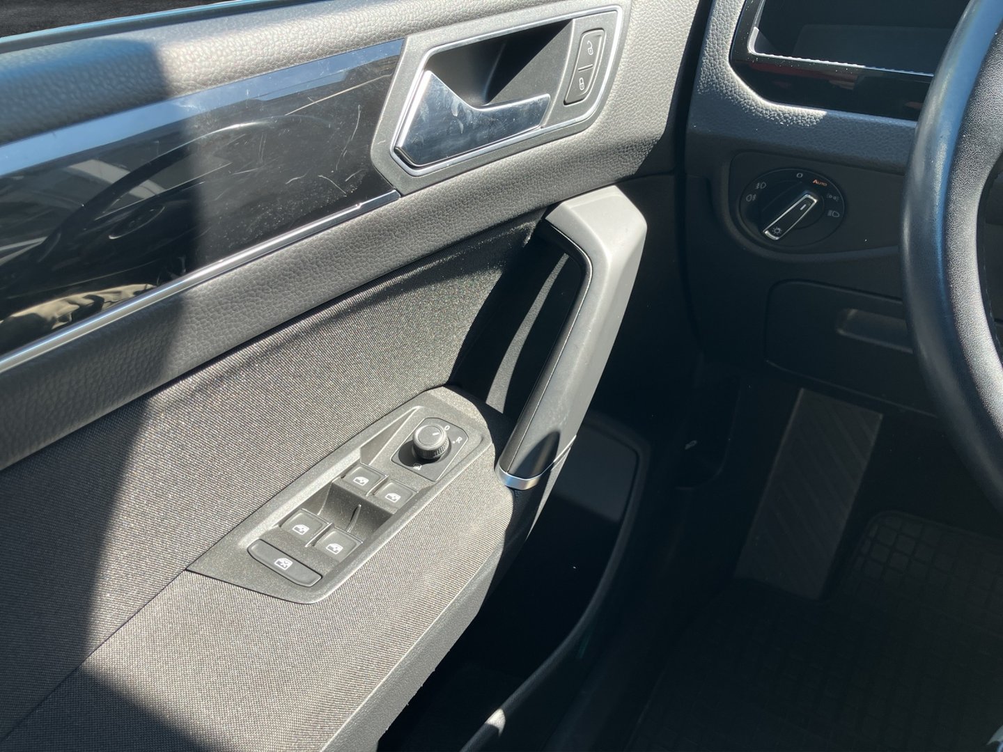 VW Touran Highline TDI DSG | Bild 5 von 17