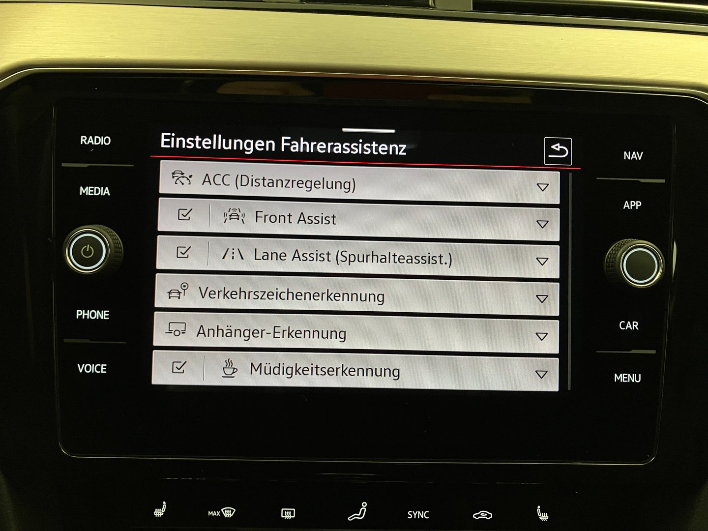 VW Passat Variant Elegance TDI | Bild 21 von 30