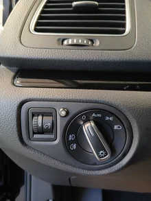 VW Sharan Bus+ TDI SCR 4MOTION DSG 5-Sitzer in Deep Black Perleffekt