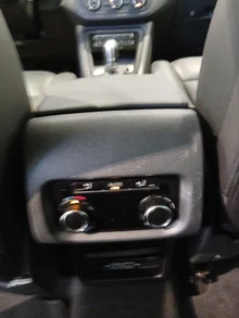 VW Sharan Bus+ TDI SCR 4MOTION DSG 5-Sitzer in Deep Black Perleffekt
