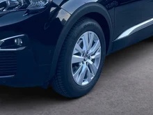 Peugeot 3008 1,2 PureTech 130 S&S ECO Allure in schwarz - metallic