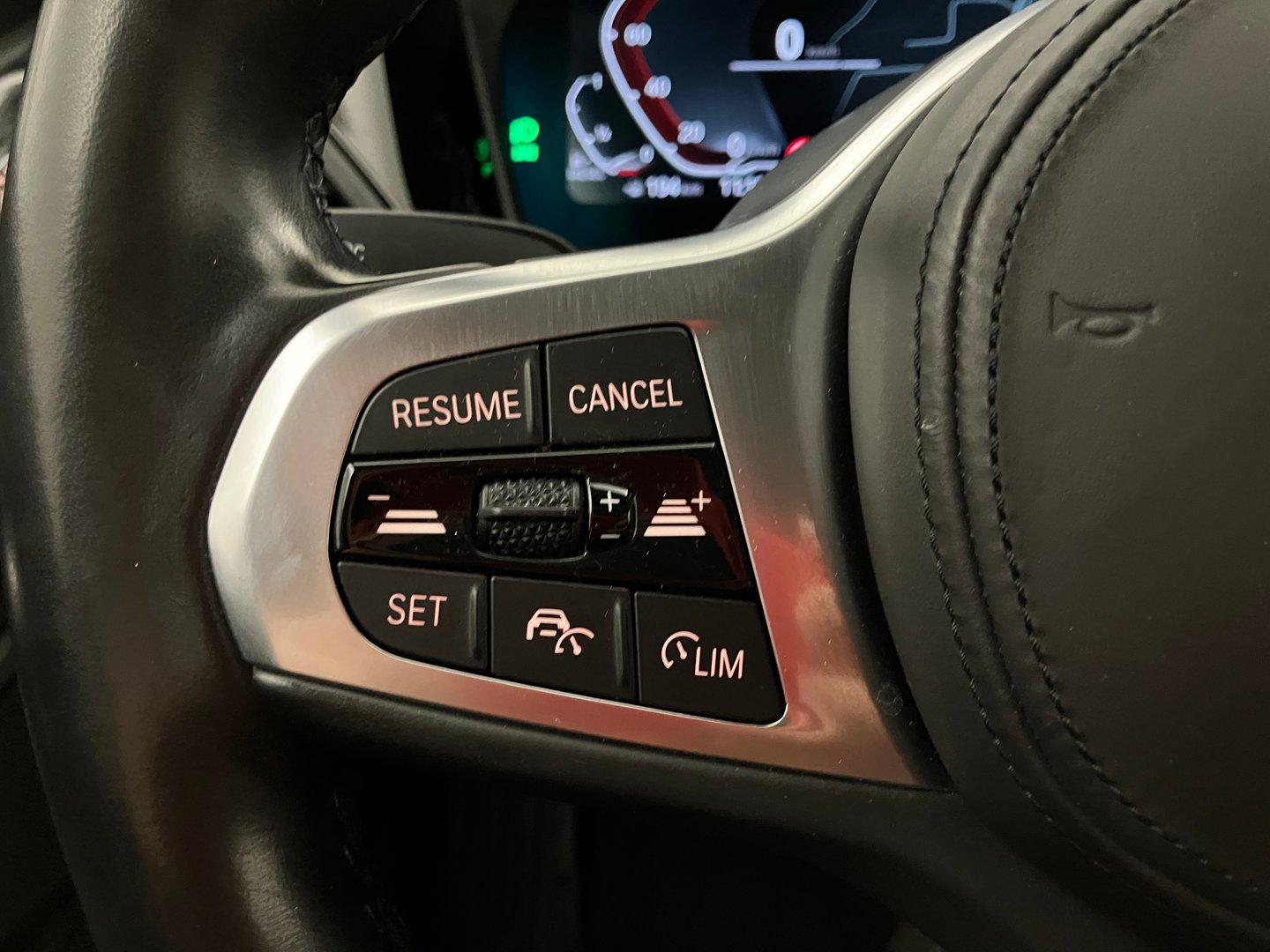 BMW 318d 48 V Aut. | Bild 16 von 31