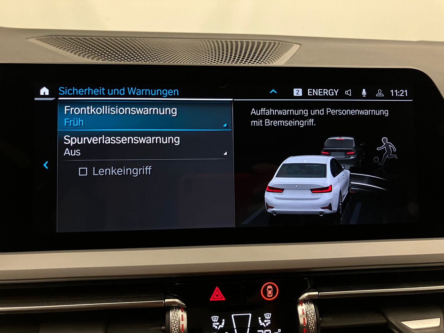 BMW 318d 48 V Aut. | Bild 19 von 31