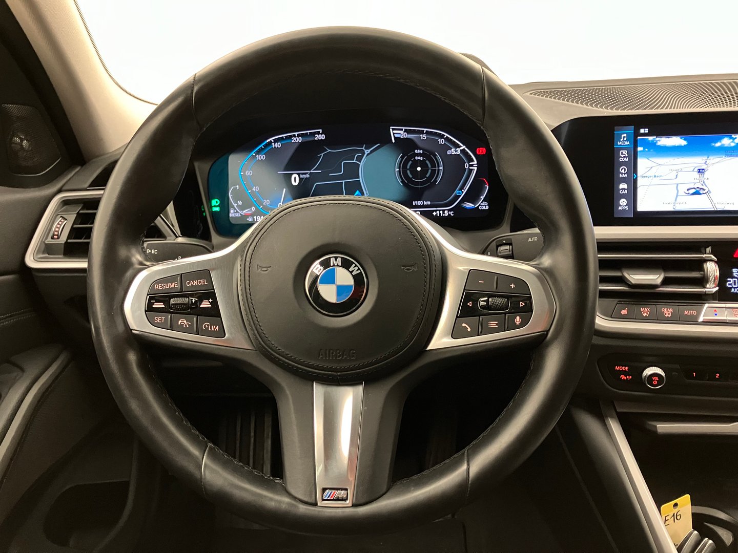 BMW 318d 48 V Aut. | Bild 14 von 31