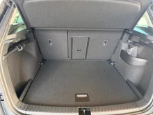 Škoda Karoq Selection TSI DSG ACT in Graphit-Grau Metallic
