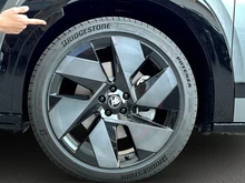 Škoda Peaq Sportline 90x in Graphit-Grau Metallic