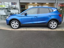 SEAT Arona Xperience 1.0 TSI in Saphir-Blau Metallic