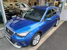 SEAT Arona Xperience 1.0 TSI in Saphir-Blau Metallic