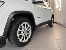 Jeep Compass 1,6 MultiJet FWD 6MT Longitude in Alpine White