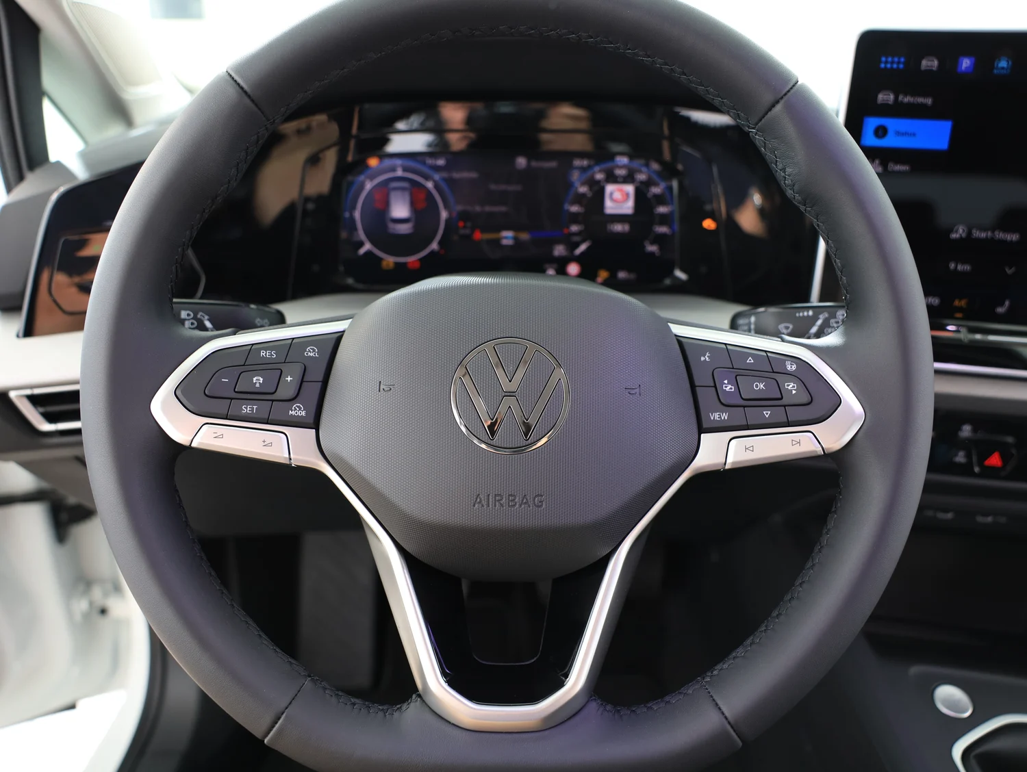 Bild eines VW Golf Variant Business TDI
