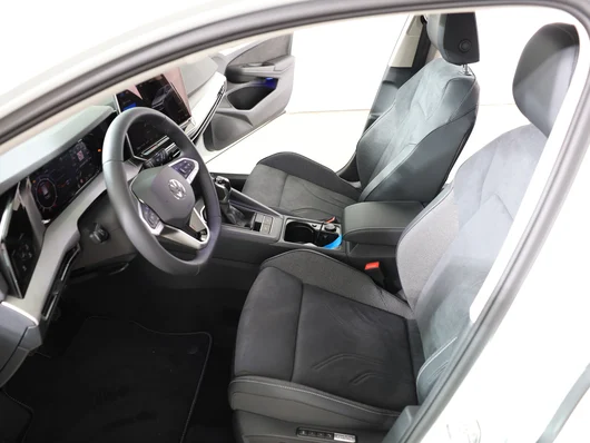 Bild eines VW Golf Variant Business TDI