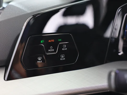 Bild eines VW Golf Variant Business TDI