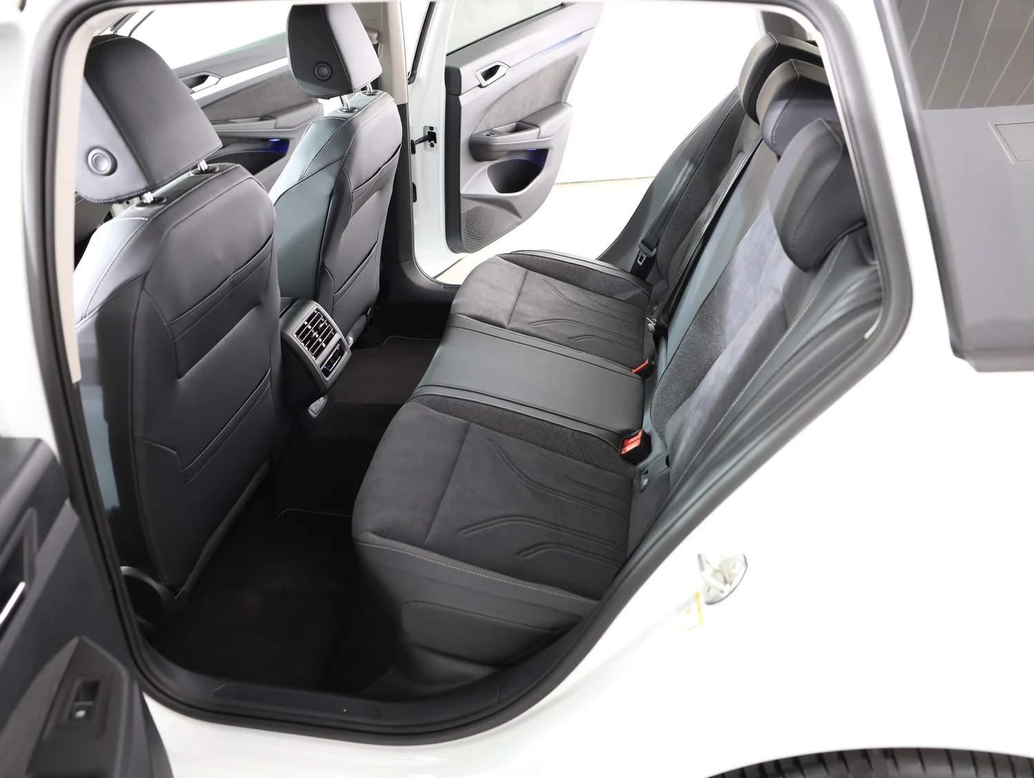 Bild eines VW Golf Variant Business TDI