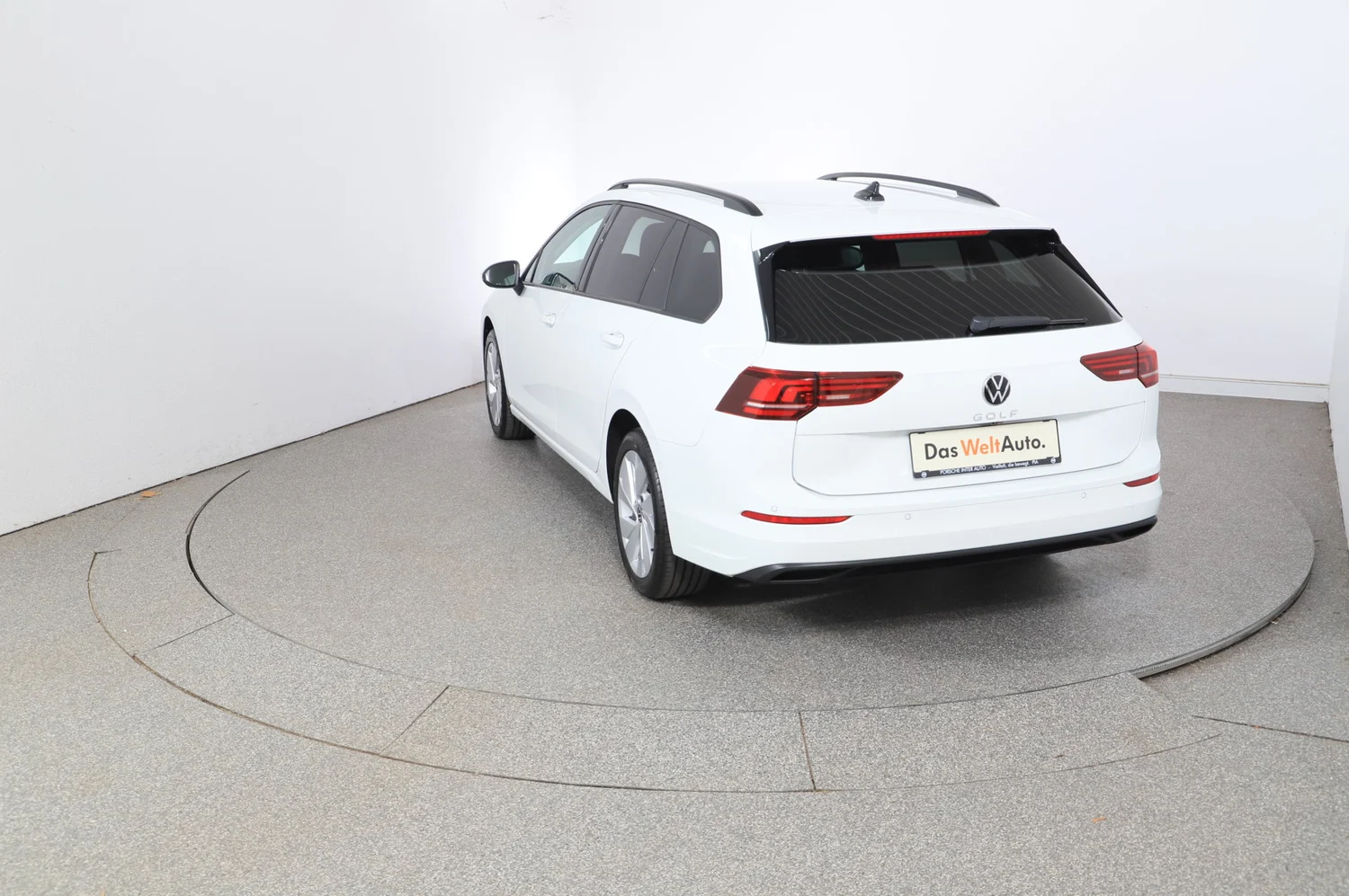 Bild eines VW Golf Variant Business TDI