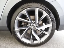Škoda Superb Combi SportLine TDI DSG in Quarz-Grau Metallic