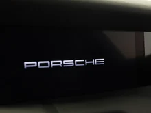 Porsche Taycan 4S Cross Turismo in schwarz