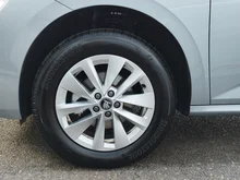 Škoda Kamiq Selection TSI in Smokey Diamond-Silber Metallic