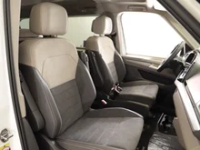 VW Multivan Edition eHybrid 180 kW 4MOTION in Candyweiß/Dach Deepblack