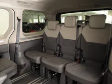 VW Multivan Edition eHybrid 180 kW 4MOTION in Candyweiß/Dach Deepblack