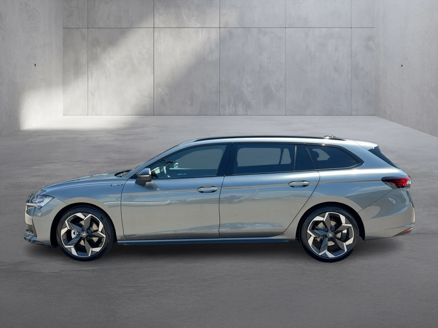 Bild eines Škoda Superb Combi Sportline TSI mHEV DSG