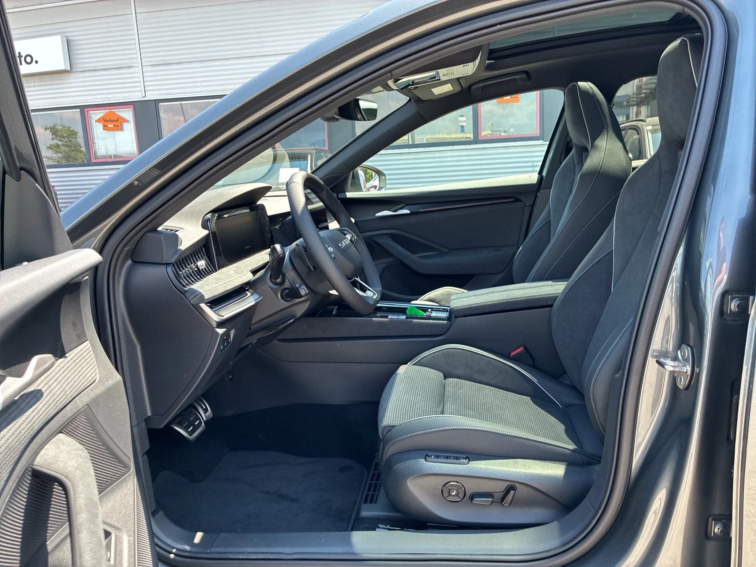 Bild eines Škoda Superb Combi Sportline TSI mHEV DSG