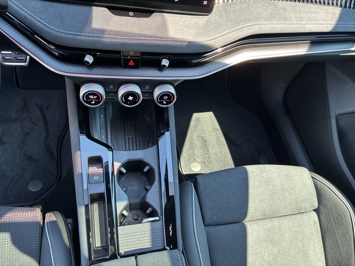 Bild eines Škoda Superb Combi Sportline TSI mHEV DSG